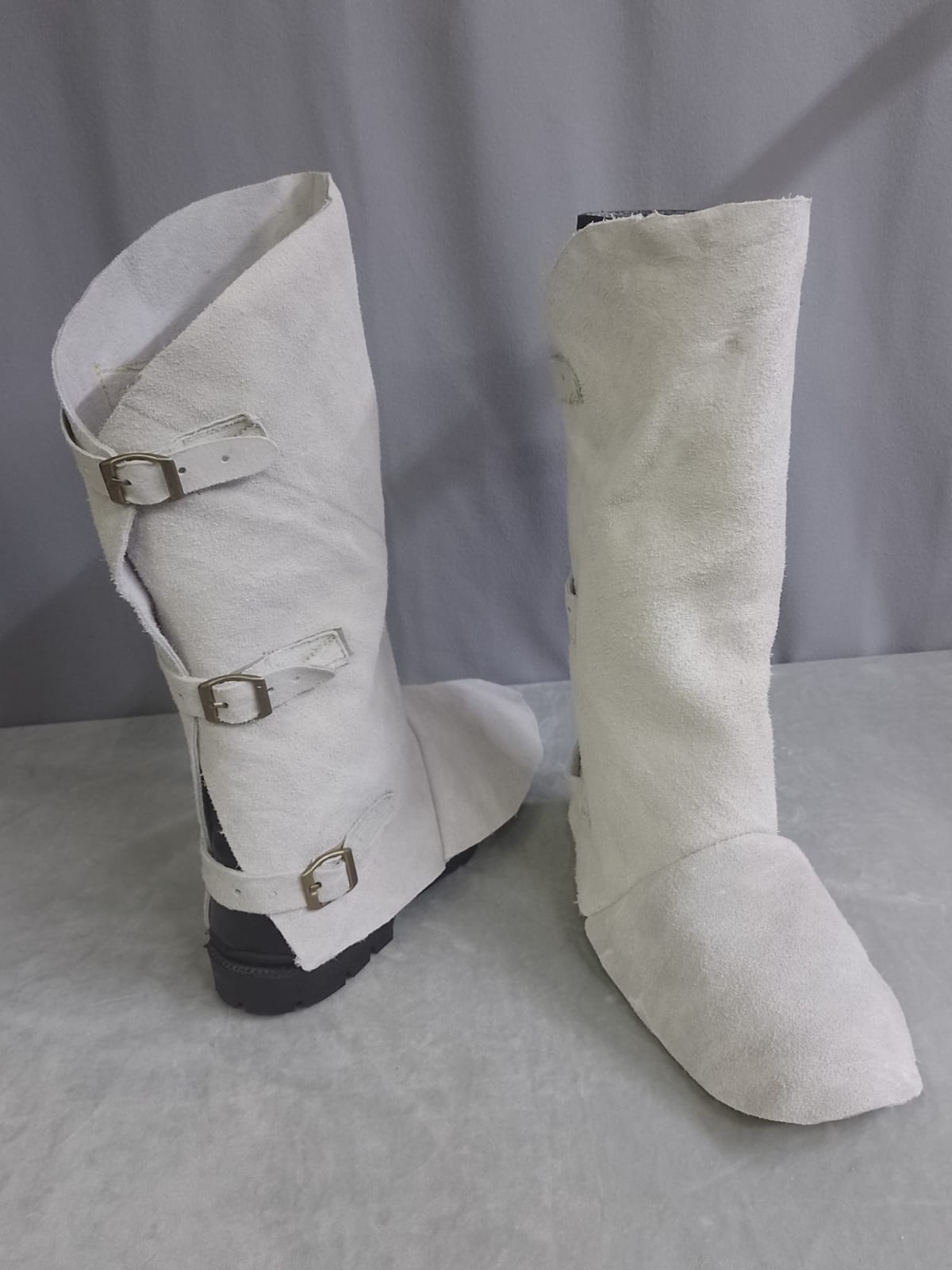 Botas blancas de cuero para protección