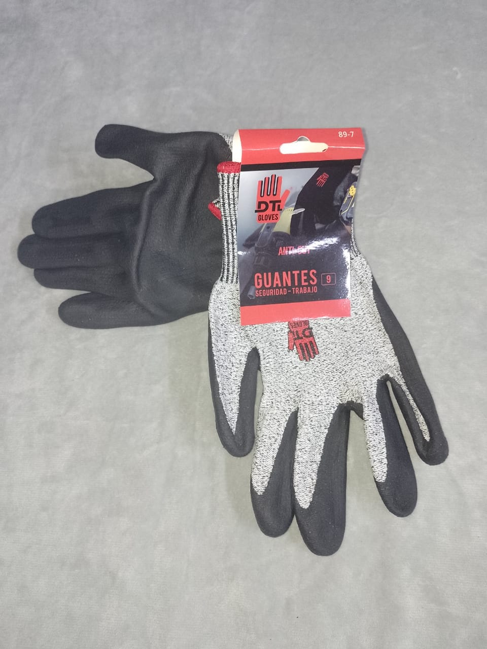 Guantes grises de poliuretano