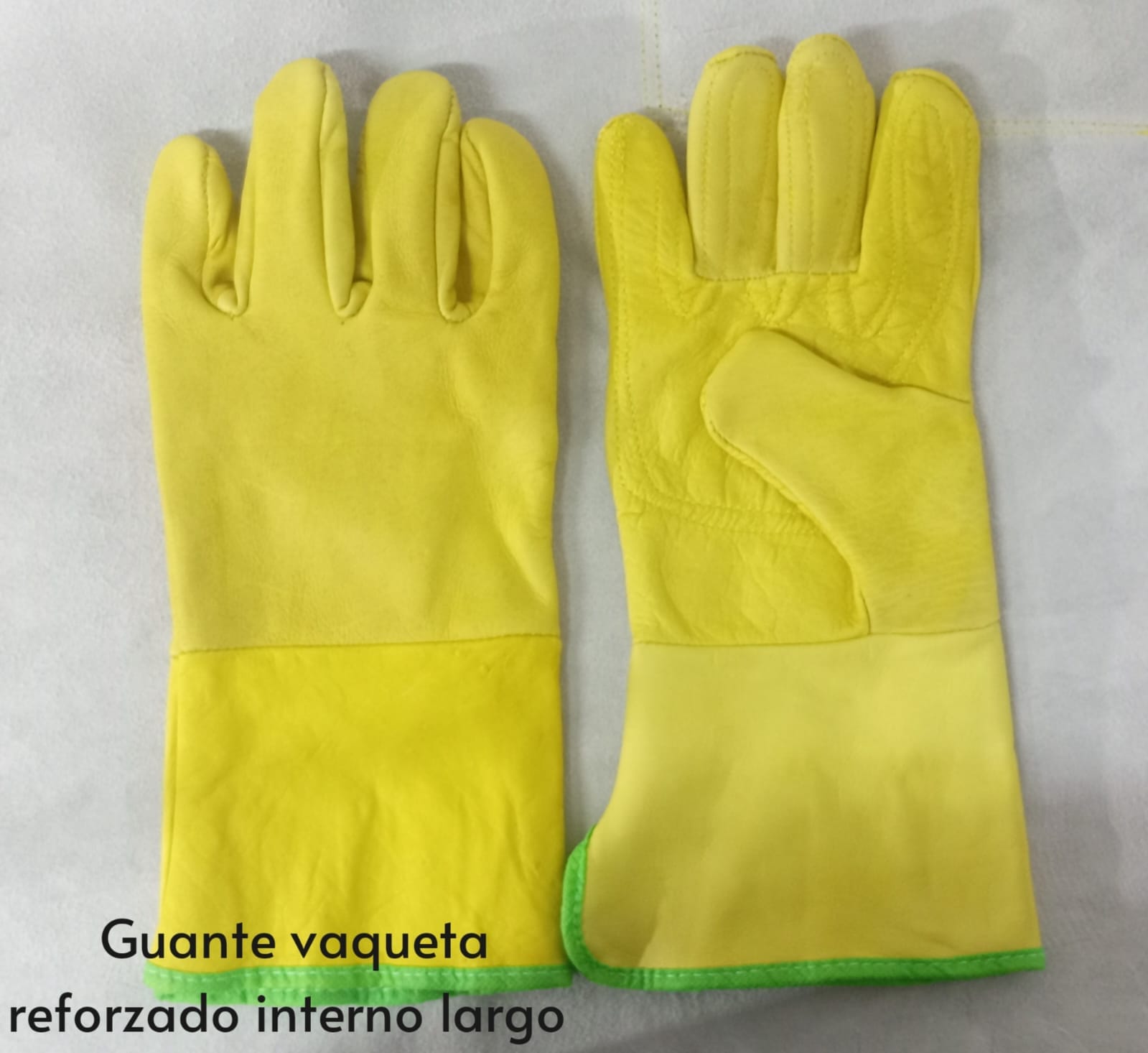 Guante amarillo de vaqueta con refuerzo interno