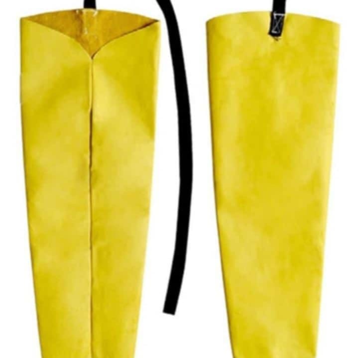 Polainas amarillas de cuero